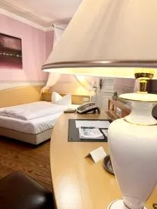 莱比锡希霍夫酒店 - 茨文考