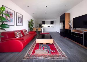 Modernes Wasserfront Wohnung, Terrasse, Parkplatz