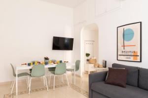 The Best Rent - Sunny three-bedroom apartment near Ottaviano metro stop