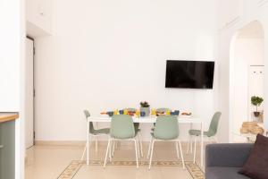 The Best Rent - Sunny three-bedroom apartment near Ottaviano metro stop