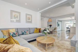 034 Luxury La Cala Villa, Private Pool and Sea Views