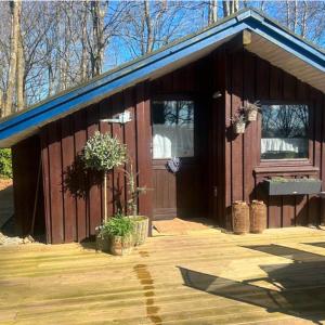 Cozy Nature Cabin with Patio, Parking and WiFi