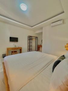 Best Location! 2BR Canggu Villa, 5 Mins to Beach & Hotspots