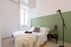 The Best Rent - Sunny three-bedroom apartment near Ottaviano metro stop