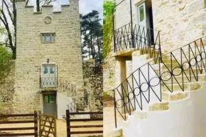 The Apple House - Coolvally