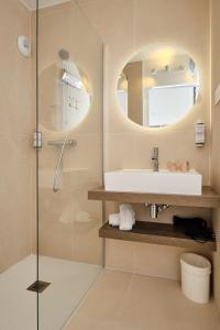 Hotels Artemia Aigues-Mortes - Hotel avec piscine : photos des chambres