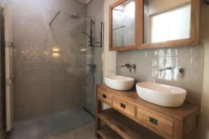 Nia Domo, Ringdijk Noord 22a