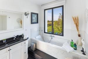 Villas La Basse Menantie - Haut de gamme & Spacieuse : photos des chambres