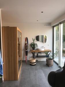 Maisons de vacances LA VILLA KORLEA AVEC PISCINE AIX LES BAINS : photos des chambres