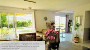 Maisons de vacances Villa La Cadiere avec piscine : Maison 3 Chambres
