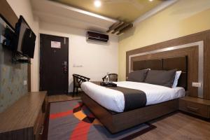 Townhouse Oak Vrindavan Road Near Vaishno Devi Dham