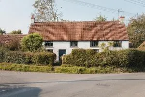 Charming Country Cottage - Ditcheat