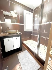 Appartements Reflet Marin - au coeur de Sanary - Wifi Garage : photos des chambres