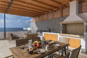 Windless SeaView Villa, with Pool & Hot Tub, By ThinkVilla