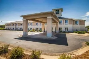 Quality Inn Parsons North - Iola