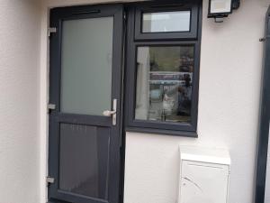 High Wycombe 1-Bed Apt Sleeps 3 & Private Parking