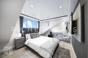 Hackney Suites - En-suite rooms & amenities