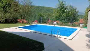 Villa "Pool and Garden" - Semizovac