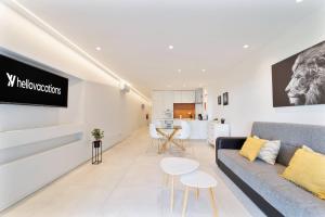 Saro Apartment by HelloVacations