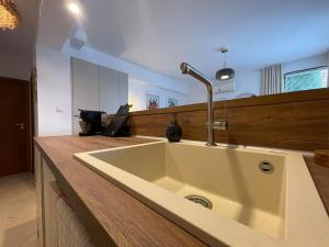 Amazing one bedroom sea nest near Dinevi Marina
