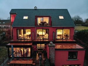 Hallerbos B&B in Bluebell Forest