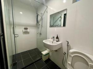 Maritime Suite Haus - Penang Top Sea View