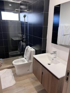 Modern Two Bedroom Apartment with Stunning Views