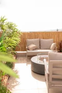 Second Floor Modern Style Suite & Outdoor Fire Pit - 恰斯林