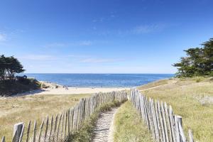Maisons de vacances Maison pour 4 avec jardin a 500m de la plage : Maison de Vacances