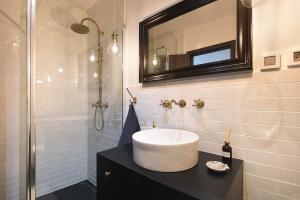 Splendeur - Modern Apartment with private parking