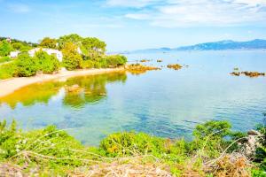 Sabali - Cottage Plage dArgent at 100m - by TGB