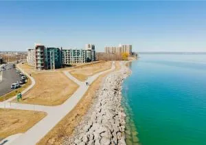 Luxury Gem Waterfront - Grimsby