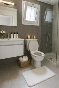 White Sea View Apartment