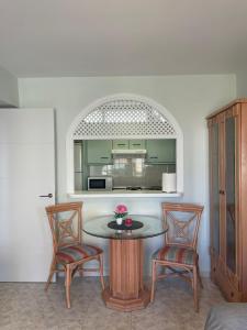 Las Palmeras - Wā Marbella Beach