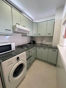 Las Palmeras - Wā Marbella Beach