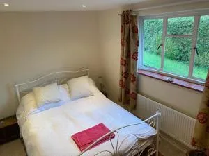 Oakleaves - Linchmere