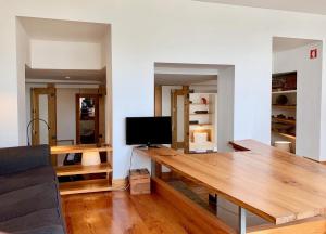 Sunny Apartment in Town with Terrace