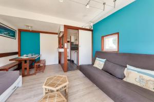 Idéal 4 adultes et 1 enfant à 300m de la plage