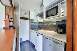 Idéal 4 adultes et 1 enfant à 300m de la plage