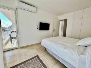 90 m2, 5 min walk to Croisette, Basse Californie