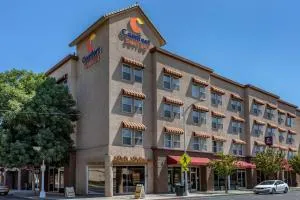 Comfort Suites Visalia - Convention Center - تولاري