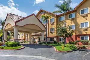 Comfort Suites Near Six Flags Magic Mountain - Piru