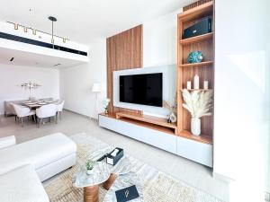 GOLDEN NUMBER by Design Studio