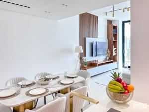 GOLDEN NUMBER by Design Studio
