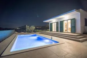 Villa Ivka NEW HOUSE pool and beautiful view - Podgrađe