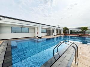 Sleek DIFC Studio Perfect for Business & Leisure