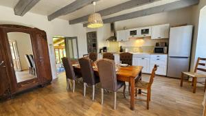 Maisons de vacances Maison de campagne a 15 minutes de Conques : photos des chambres