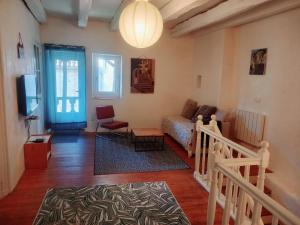 Maisons de vacances Maison medievale avec jardin dans charmant village : photos des chambres