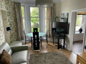 Scotstoun 1 Bed Flat - Drumchapel