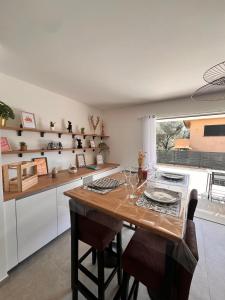 Appartements I Sognu - Charmant Appartement Neuf Proche du Port : photos des chambres